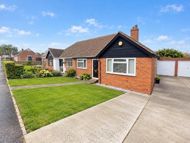 Bungalow for sale in Lewsey Farm, Luton