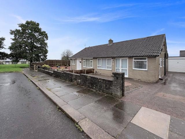 Bungalow for sale in Sandsfield Park