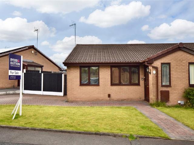 Bungalow for sale in Shaw and Crompton, Pendock