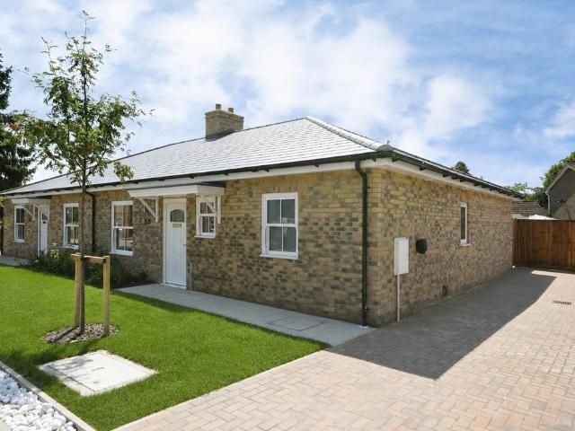 Bungalow for sale in Chipping Hill, Essex