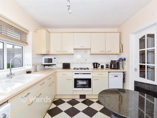 Bungalow for sale in Midway, Kent