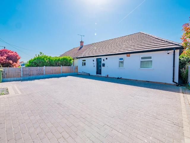 Bungalow for sale in Ashingdon, Barling