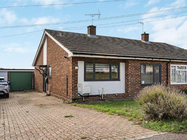 Bungalow for sale in Hundon, West Suffolk