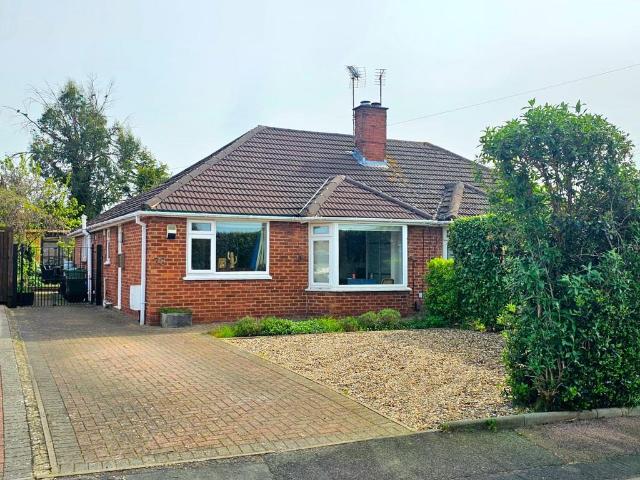 Bungalow for sale in Wotton, Gloucester