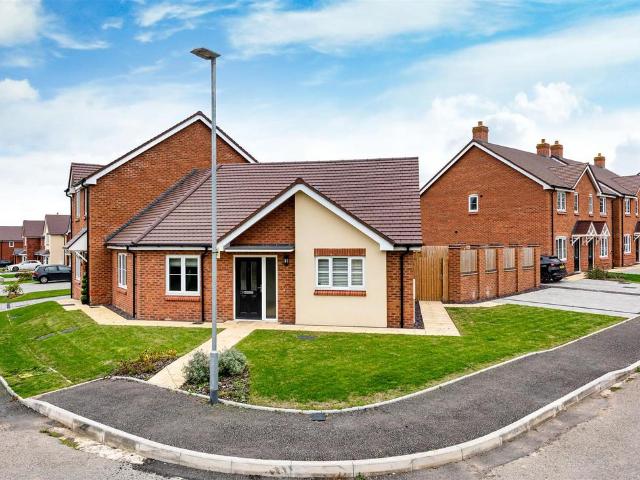 Bungalow for sale in Perton, Great Chatwell