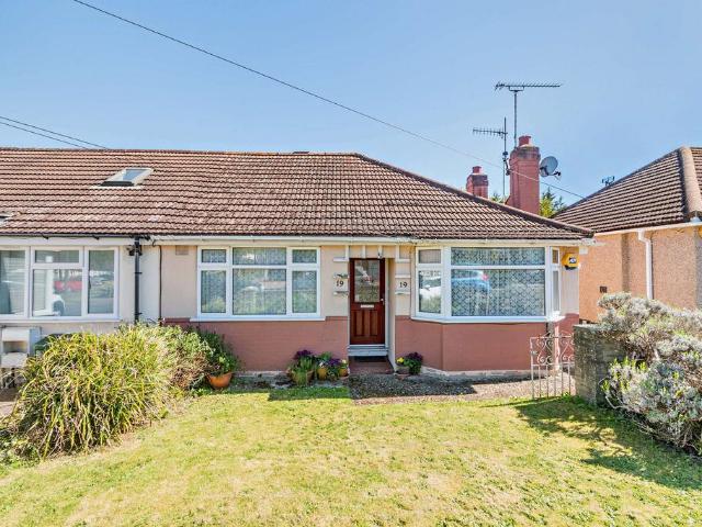 Bungalow for sale in Watford Rural, Batchworth