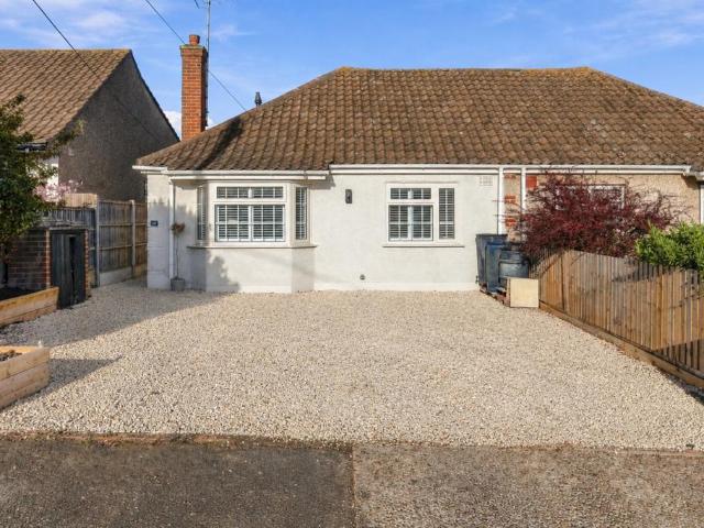 Bungalow for sale in Rayleigh, Rochford