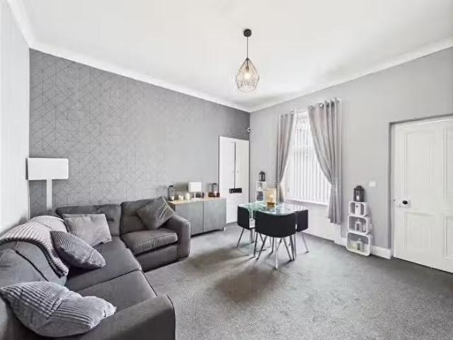 House for sale in Skares