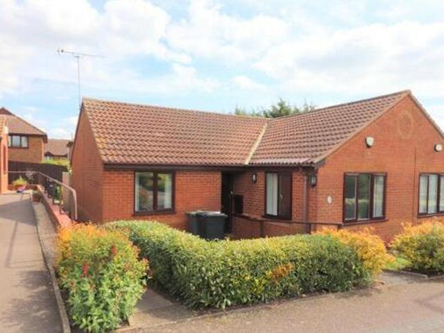 House for sale in Luton