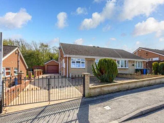 House for sale in Barugh Green, South Yorkshire