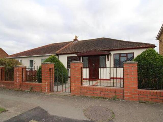 House for sale in Laindon, Essex