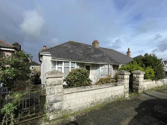 House for sale in Follaton, Strode