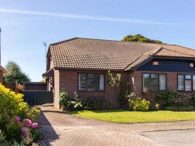 House for sale in Upton, Acol