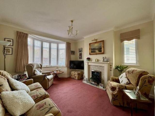 Bungalow for sale in Headlands, Northampton