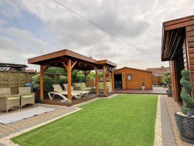 Bungalow for sale in Kingswood, Hull