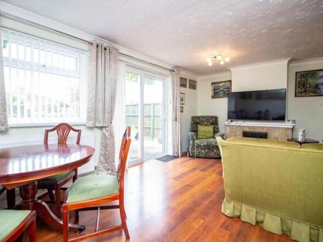 Bungalow for sale in Watford Rural, Batchworth
