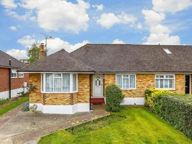 House for sale in Highwood, Horsham
