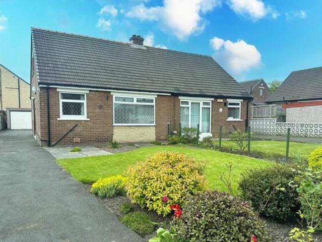 House for sale in Huddersfield, West Yorkshire