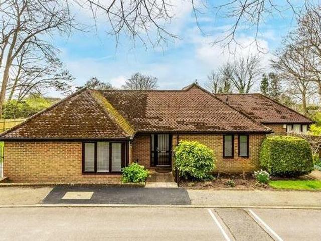 House for sale in Pachesham Park, Surrey