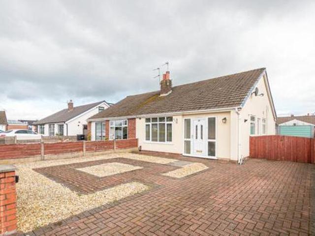 House for sale in Leigh