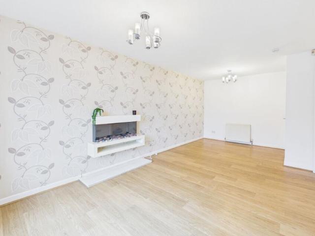 Bungalow for sale in Cumbernauld, Scotland