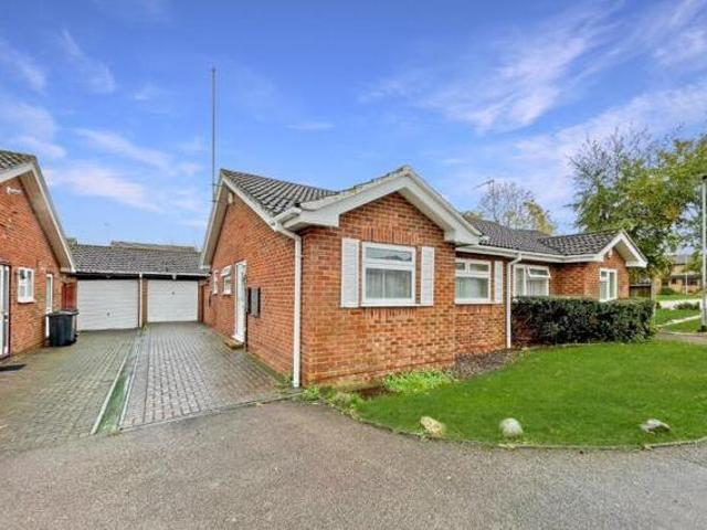 House for sale in Luton
