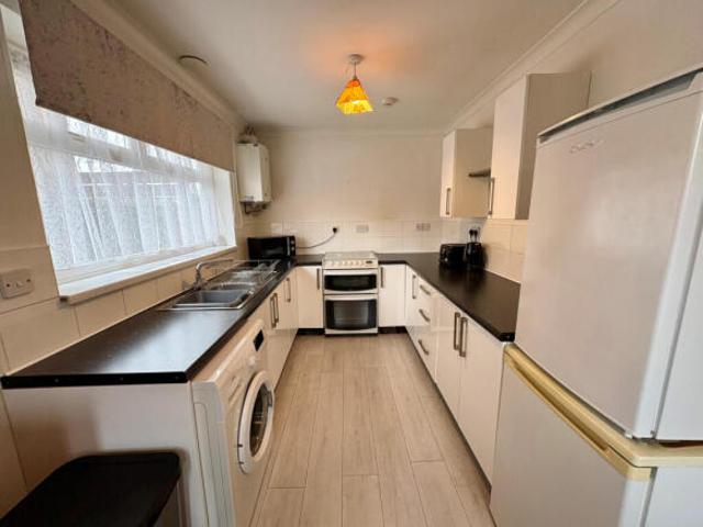 Bungalow for sale in Mile House, Hull