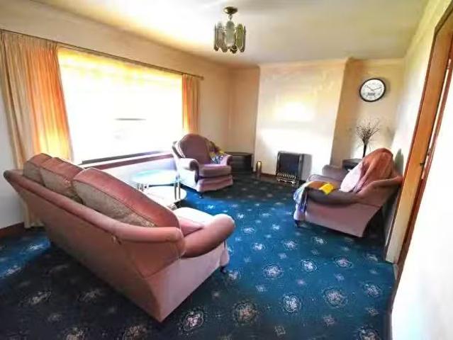 House for sale in Skares