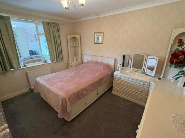 Bungalow for sale in Oakleigh, Gravesham