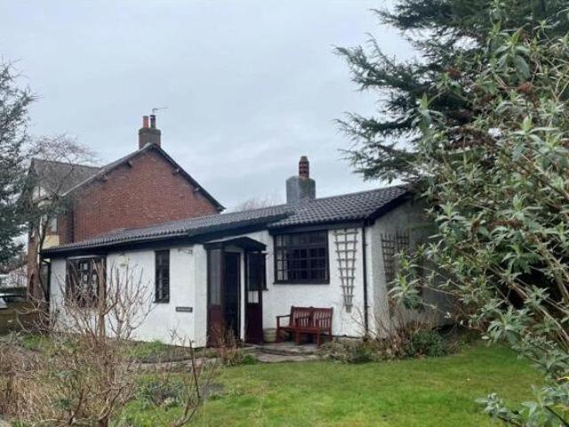 House for sale in Roby Mill, Lancashire