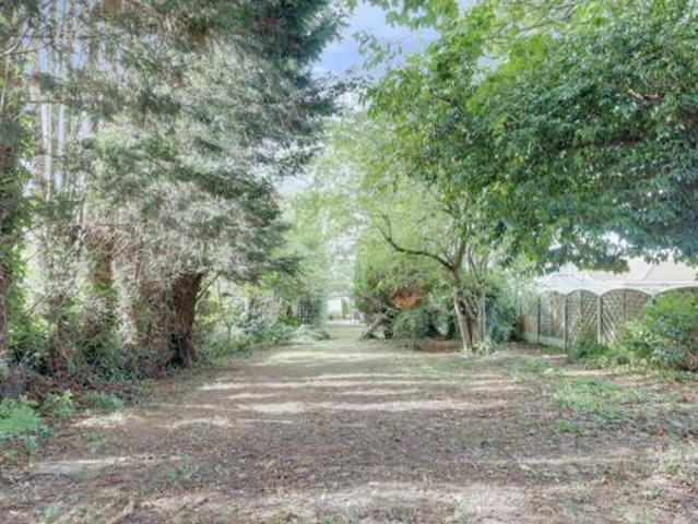 House for sale in Barling
