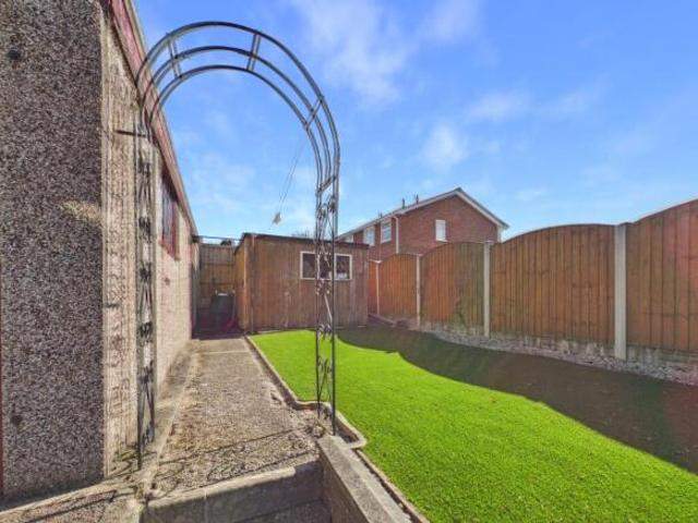 Bungalow for sale in Oakwood, West Yorkshire