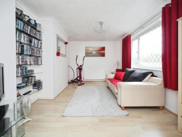 Bungalow for sale in Spring Park, Luton