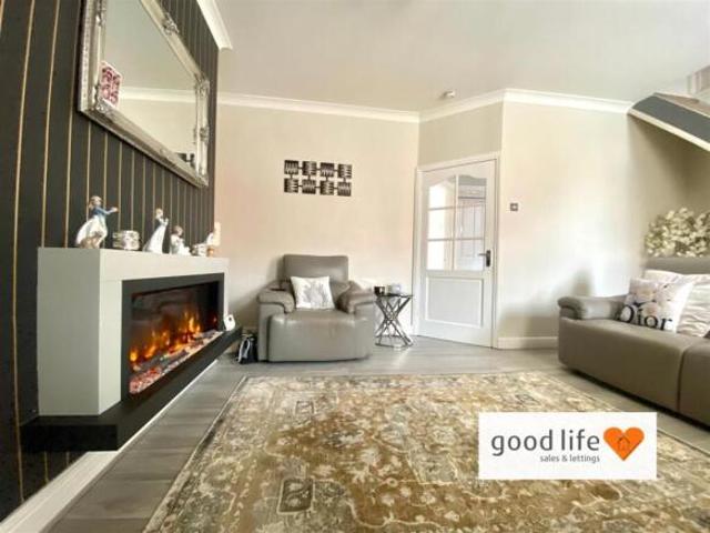 Bungalow for sale in Hendon, Greater London