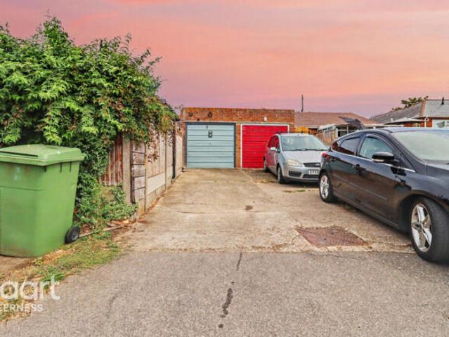 Bungalow for sale in Sheerness, Oad Street