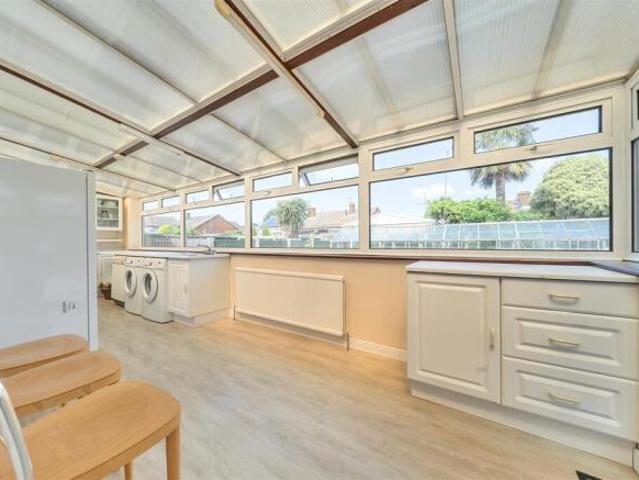 Bungalow for sale in Sandwich, Ash