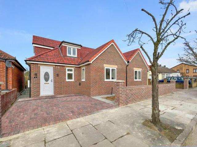 House for sale in London Borough of Hounslow, Feltham