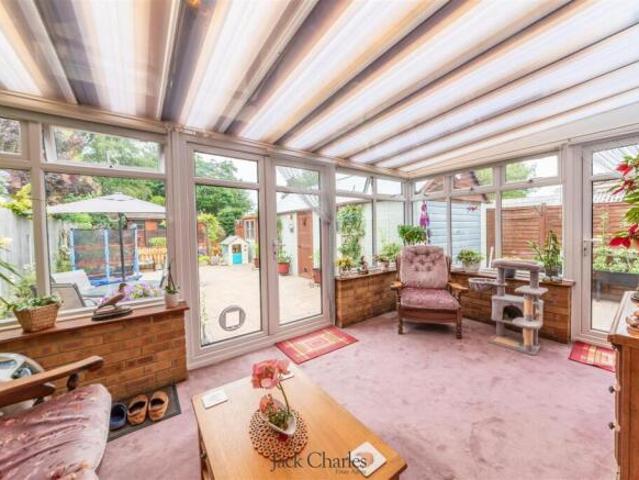 Bungalow for sale in Midway, Kent