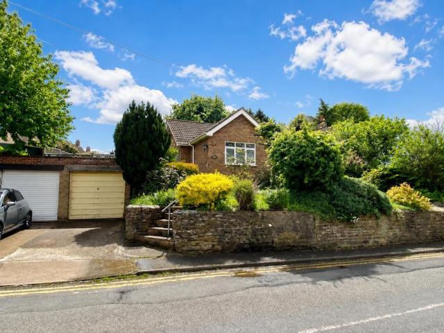 Bungalow for rent in Wootton, Hardingstone
