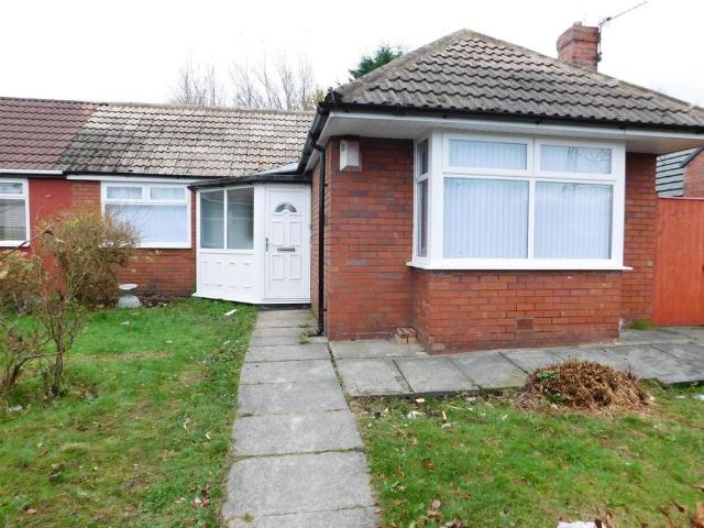 Bungalow for rent in Failsworth, Oldham