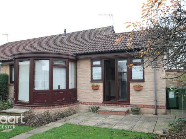 Bungalow for rent in Narborough, Pinfold