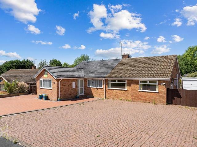 Bungalow for rent in Hampton, Crookhill