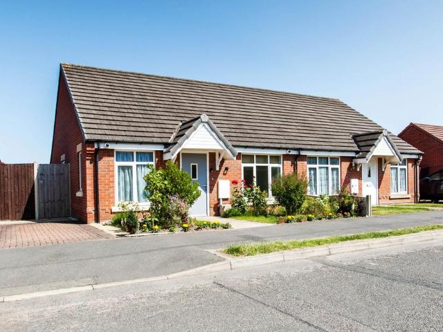 Bungalow for rent in Elmton, Isle Of Man