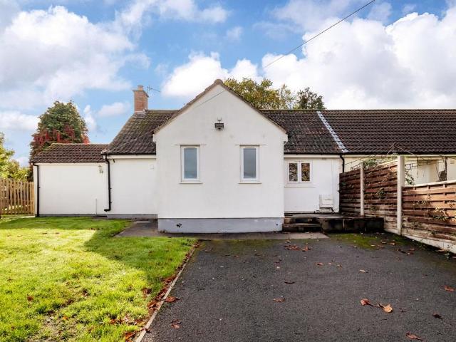 Bungalow for rent in West Town, Backwell