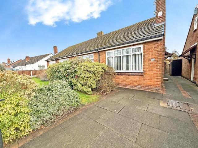 Bungalow for rent in Knowsley