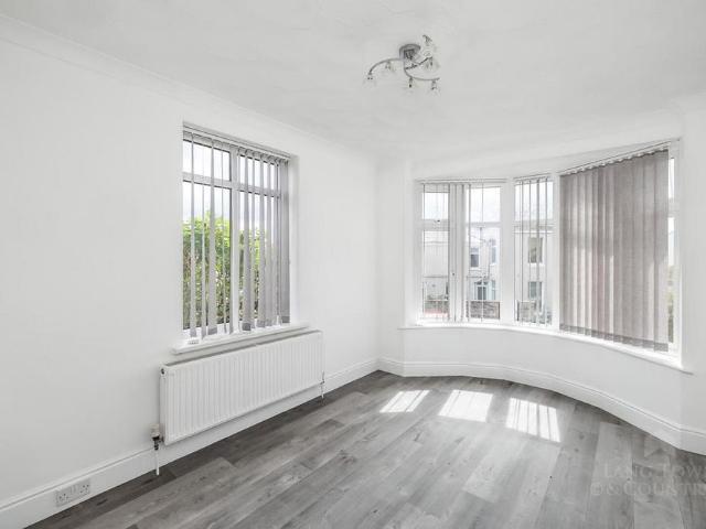 House for rent in Lower Compton, Mount Wise