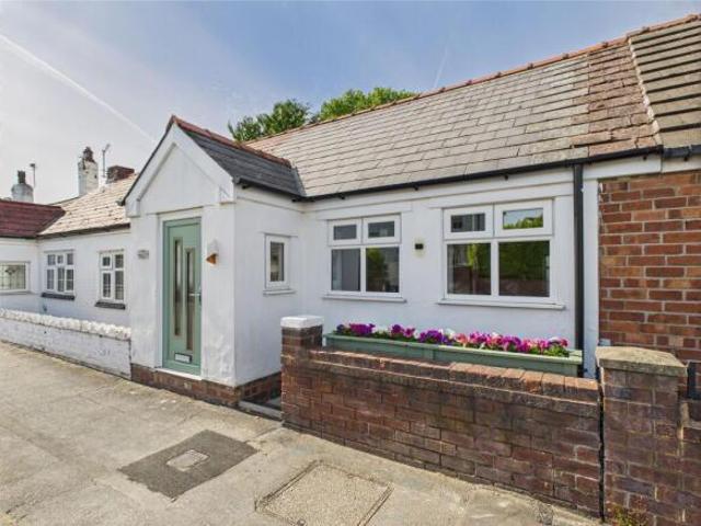 Bungalow for rent in Marshside, Southport