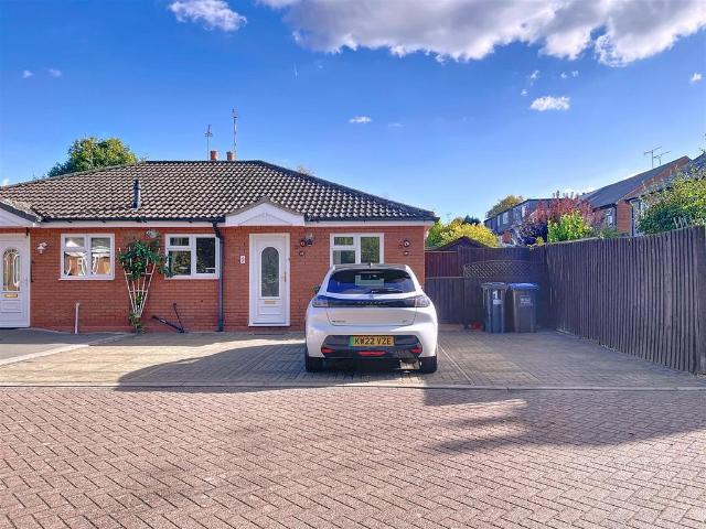 Bungalow for rent in Green Close, Isle Of Man