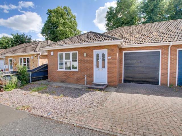 Bungalow for rent in Four Gotes, Cambridgeshire