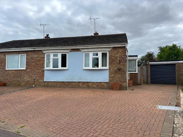 Bungalow for rent in Frinton and Walton, Dale Hill